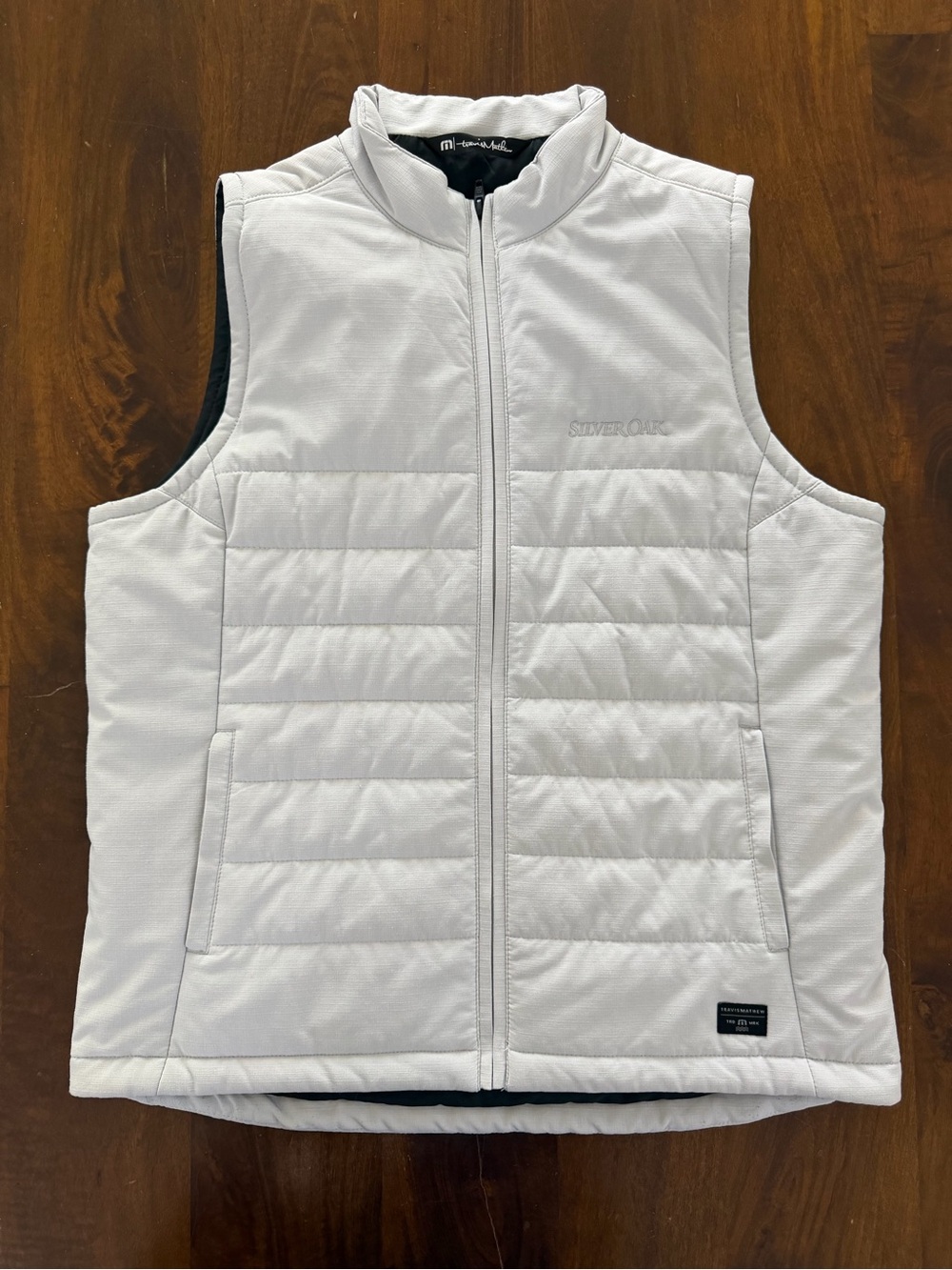 TRAVIS MATHEW ‘Silver Oak’ Embroidered Men’s Quilted Zip-Up Vest Size M
